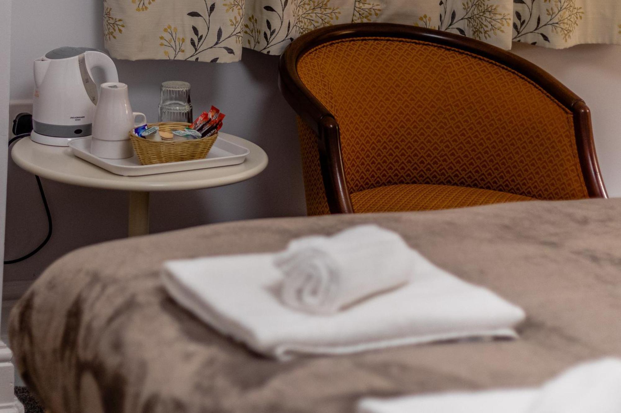The Beechwood Bed and Breakfast Leeds  Buitenkant foto