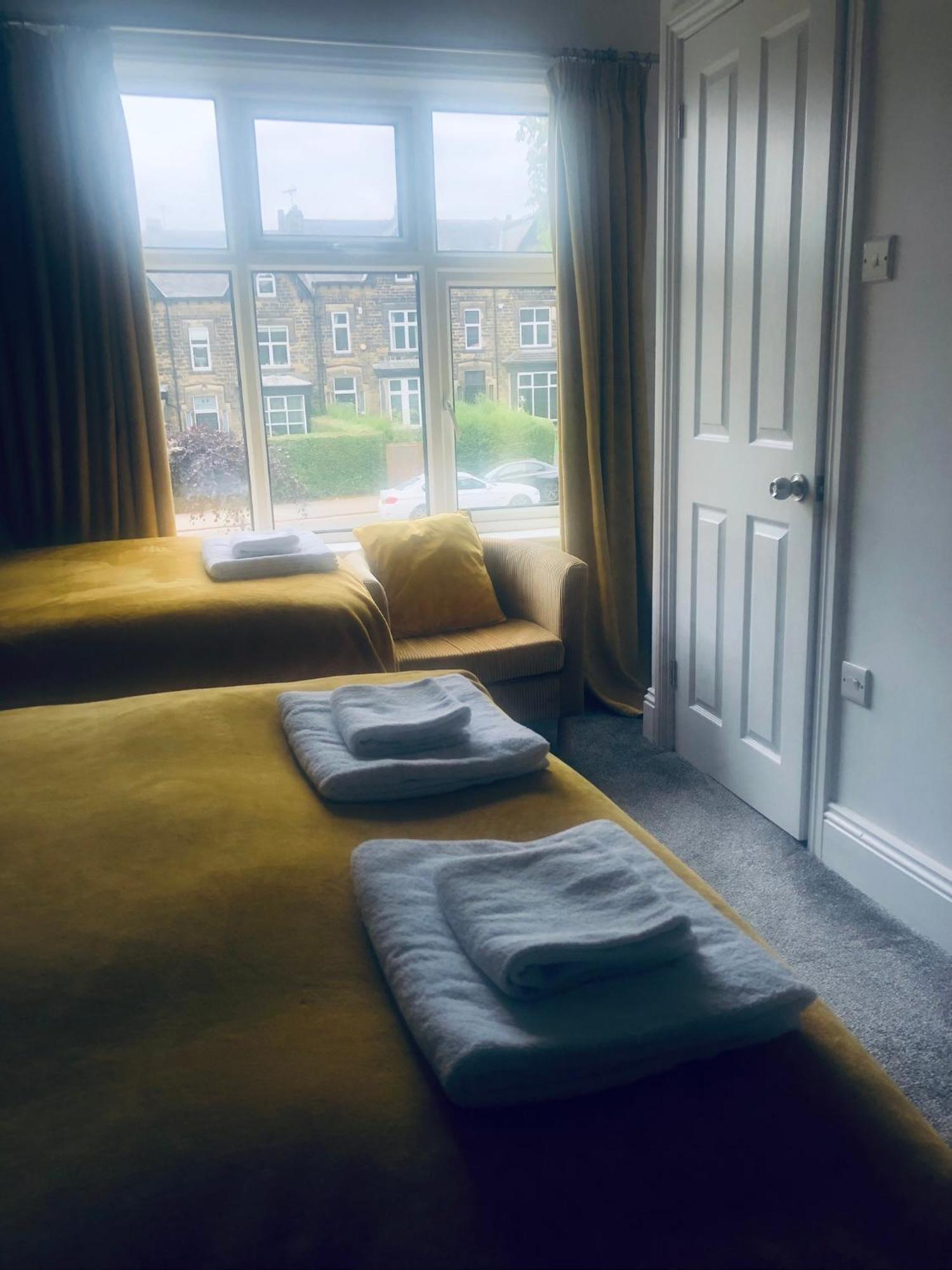 The Beechwood Bed and Breakfast Leeds  Buitenkant foto