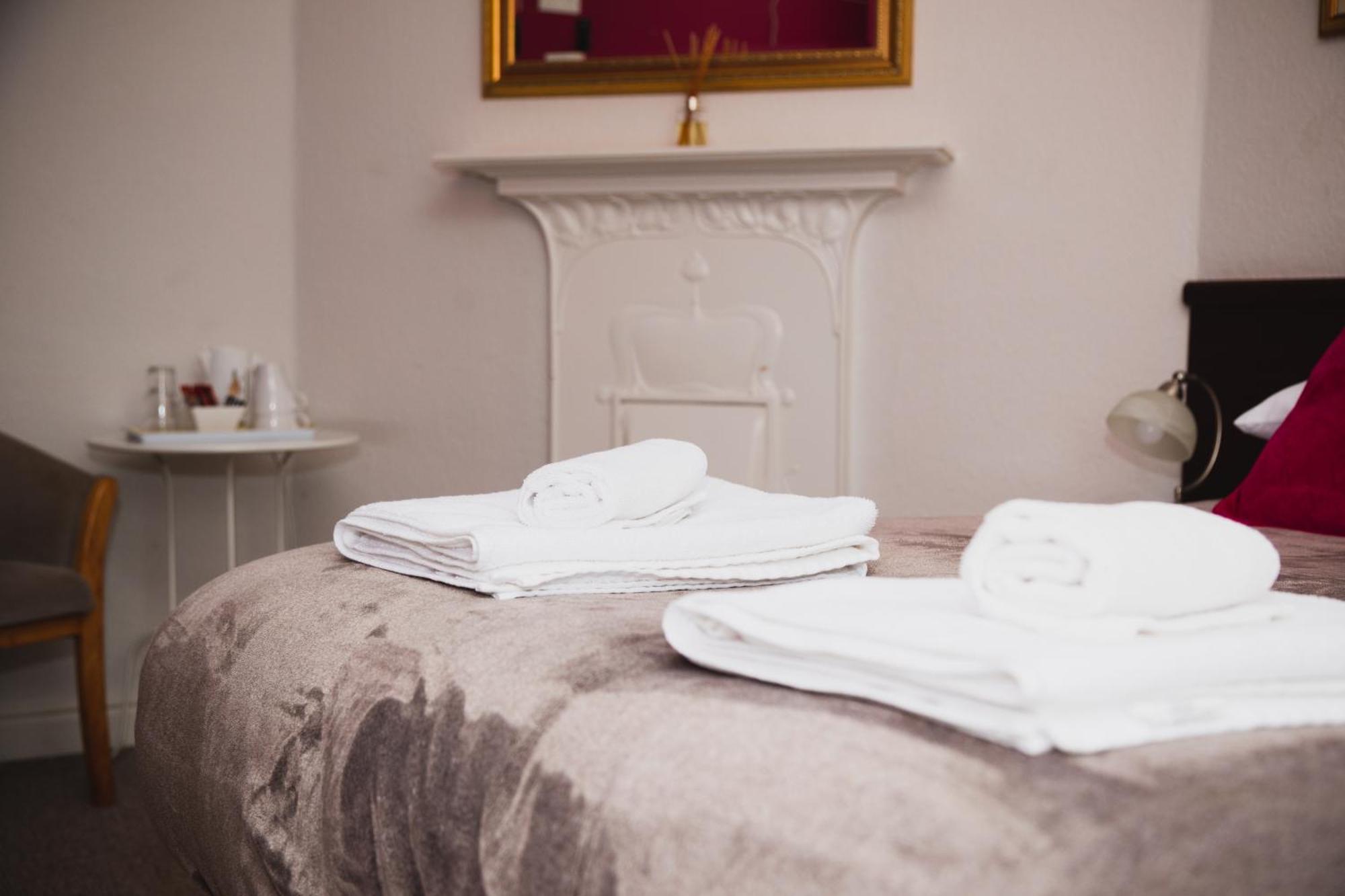 The Beechwood Bed and Breakfast Leeds  Buitenkant foto