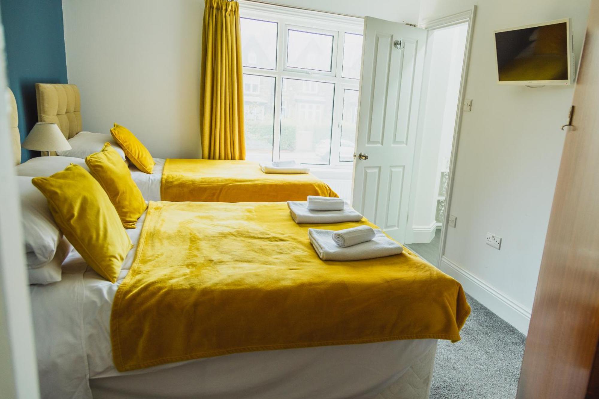 The Beechwood Bed and Breakfast Leeds  Buitenkant foto
